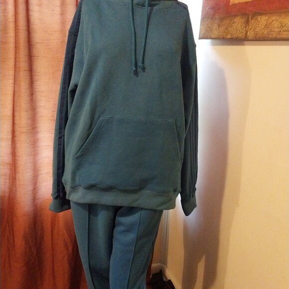 Adidas Originals Ivy Park NEW 2 PC Set + A FREE Ivy Park Set Added Bonus* - Picture 8 of 16